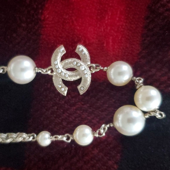 Chanel Choker with Pearls - Picture 6 of 10